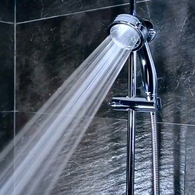 Water saving shower head PR - SJW corrects poor washing performance and saves water by 20-50%. Filters lime, iron and rust.