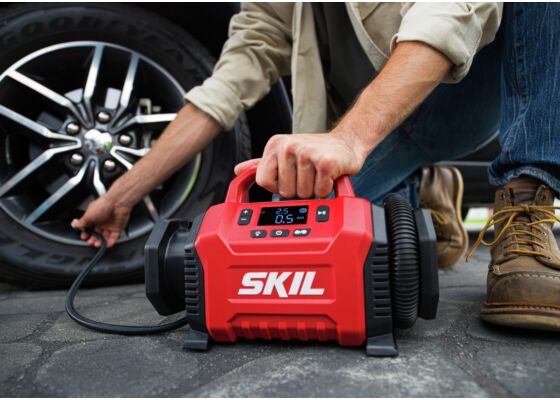 Powerful battery-powered air compressor ideal for filling car tires, balls, rubber boats and air mattresses.